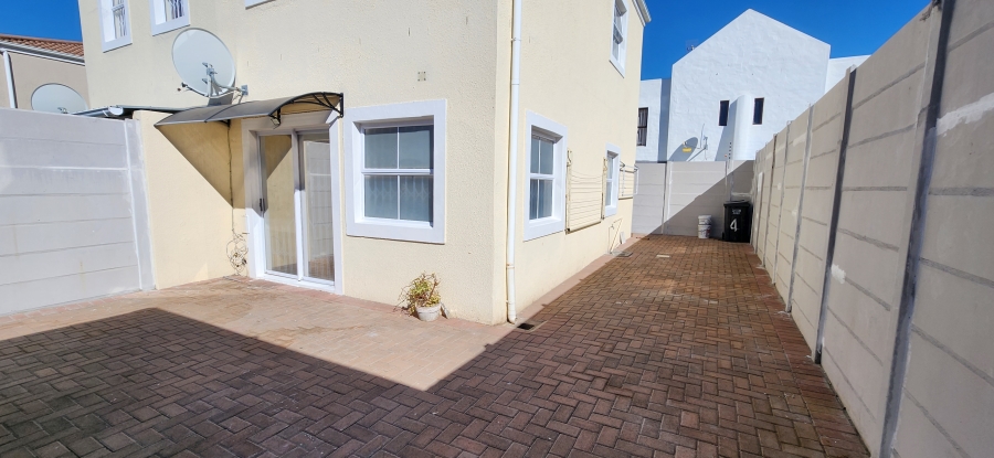 To Let 2 Bedroom Property for Rent in Parklands Western Cape